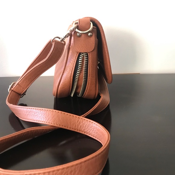 Brown / tan faux leather crossbody bag - Picture 3 of 7